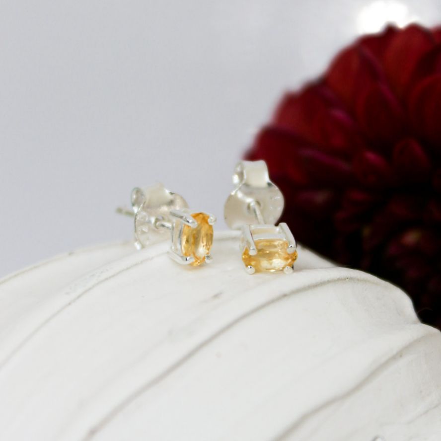 Oval Four Claw Studs