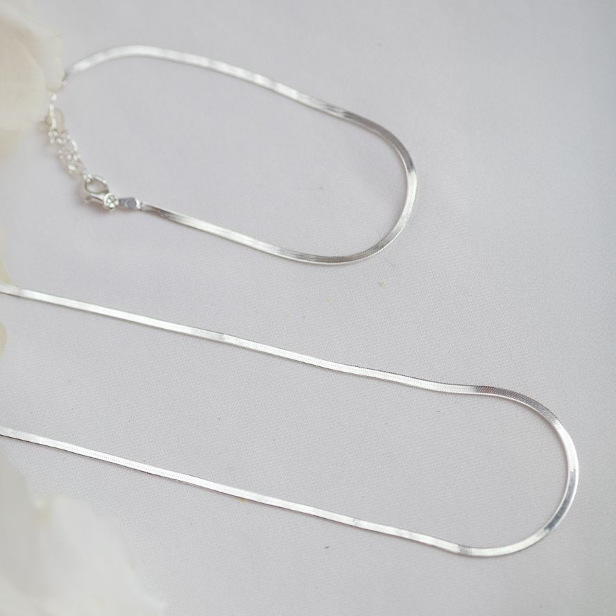 Uber Thin Herringbone Bracelet