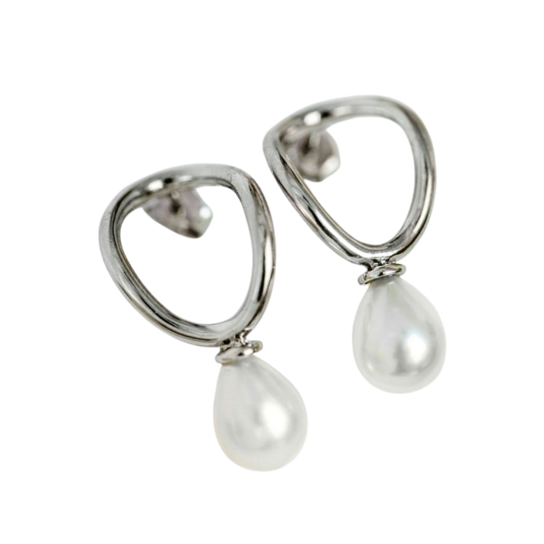 Oh! So Pearl Stud Earrings