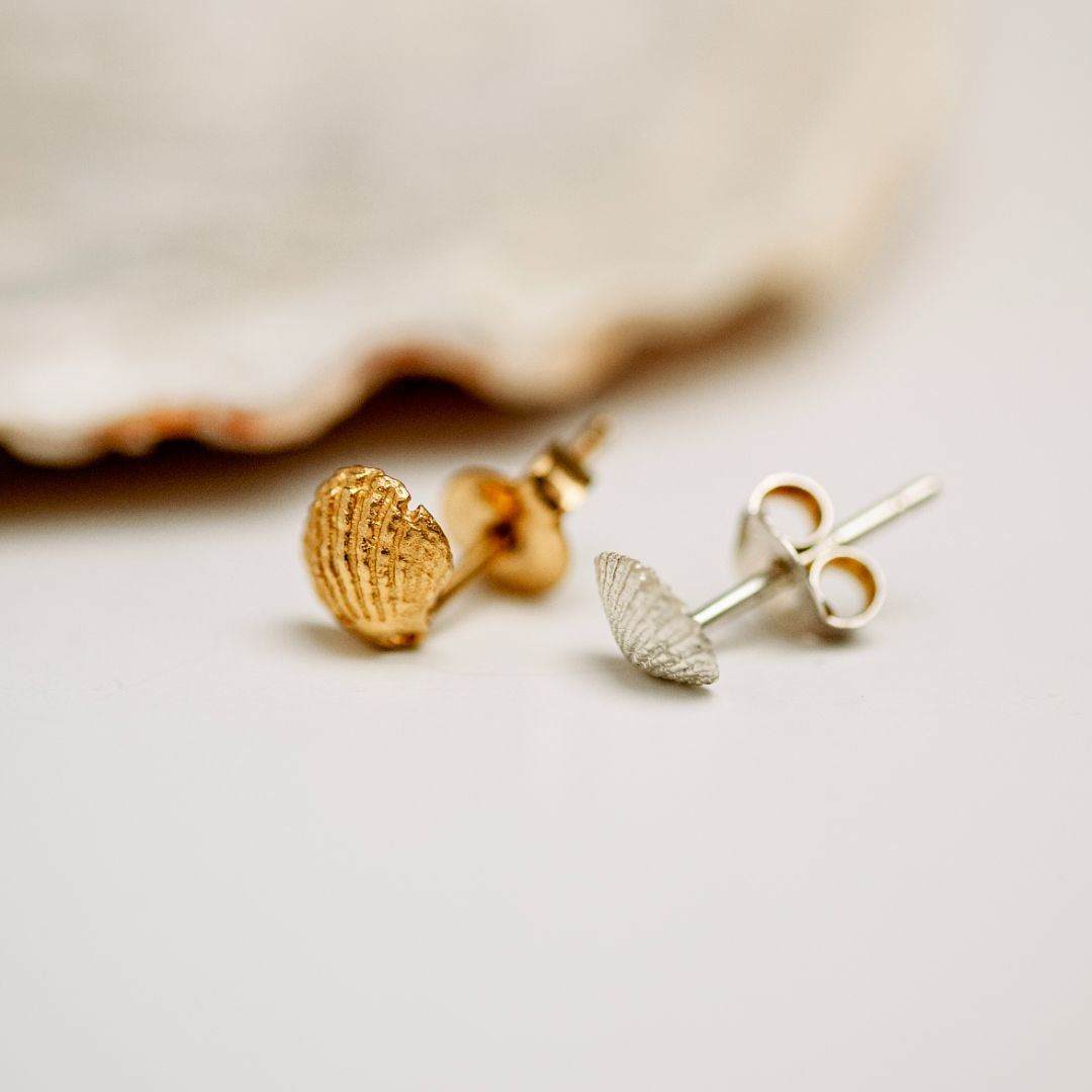 Clam Shell Stud Earring