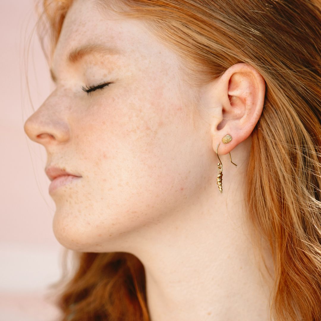 Clam Shell Stud Earring