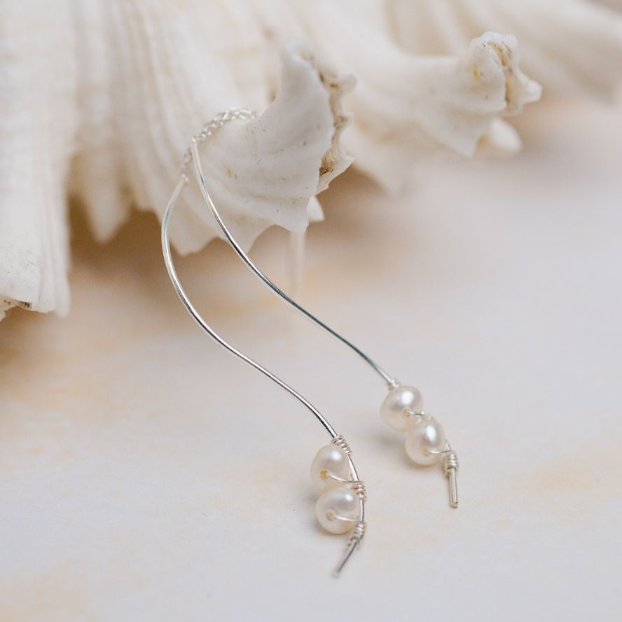 Curve Dangle Pearl Earring