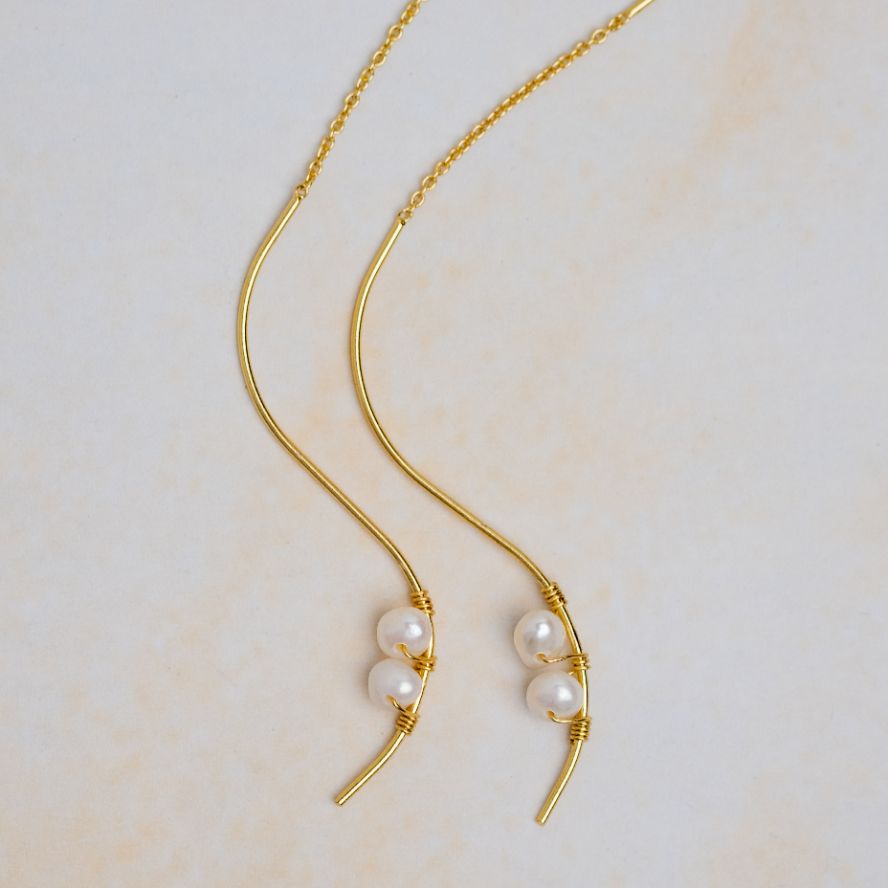 Curve Dangle Pearl Earring
