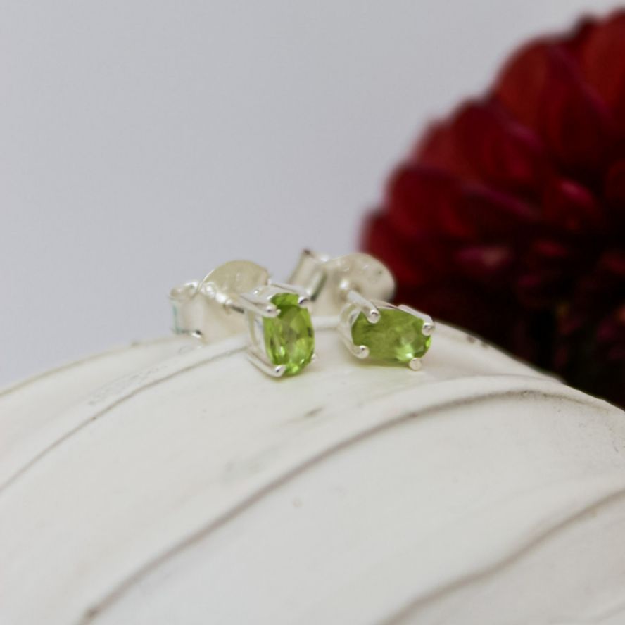 Oval Four Claw Studs
