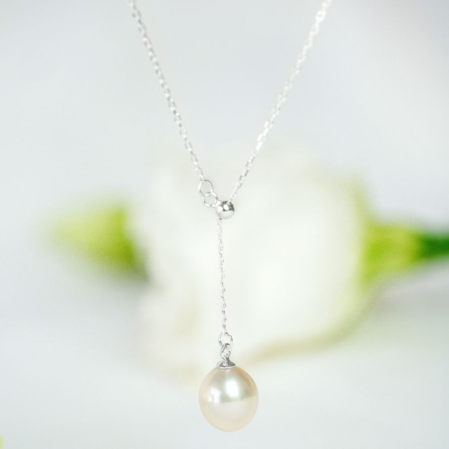 Adjustable Pearl Dangle Necklace