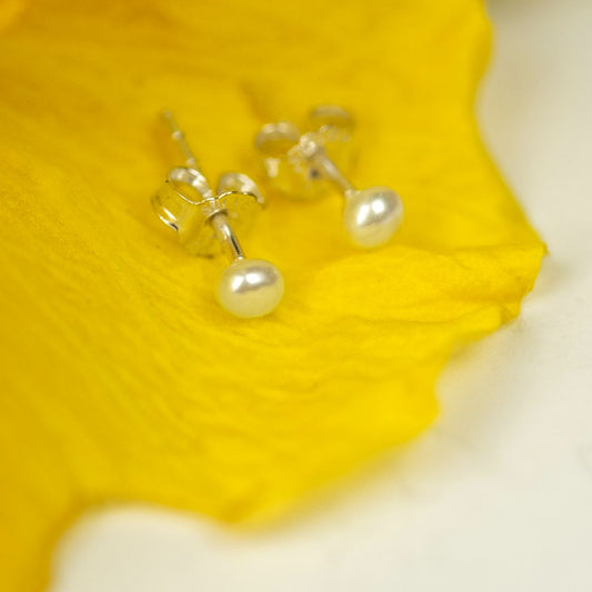 Mini Pearl Stud