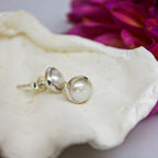 Round Pearl Stud